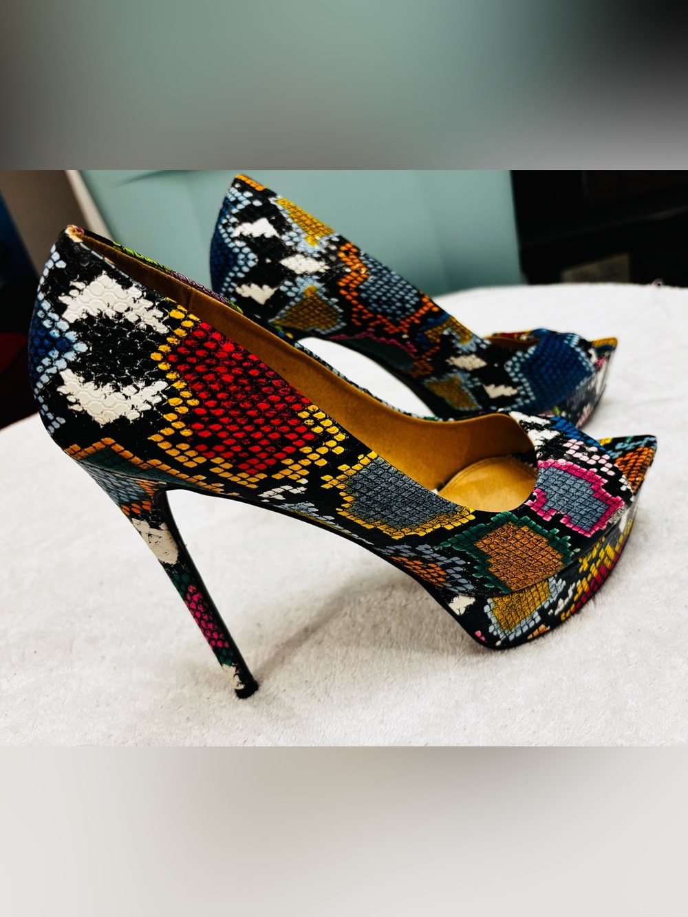 Almost Brand New Stylish Heels By fR8 - Size 7 - Heel Height 5 Inches. - box 10